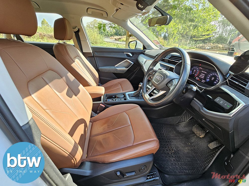 2020' Audi Q3 photo #5