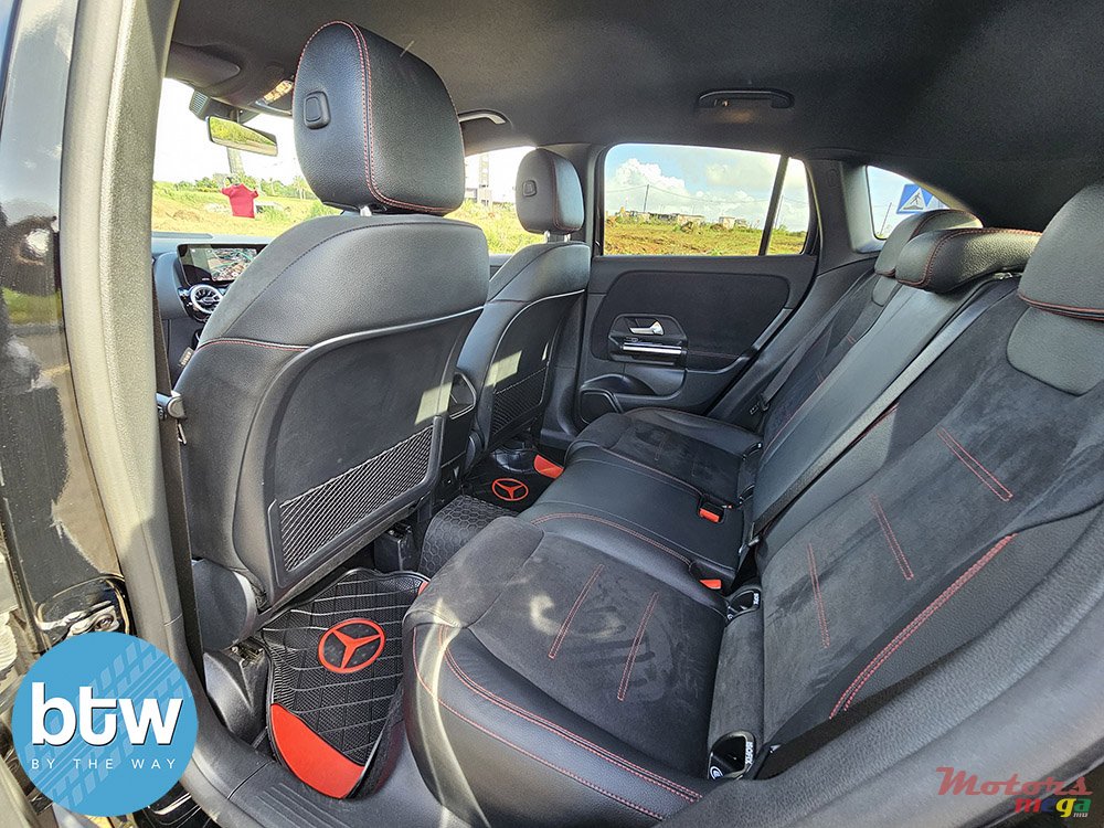 2022' Mercedes-Benz GLA 200 photo #5