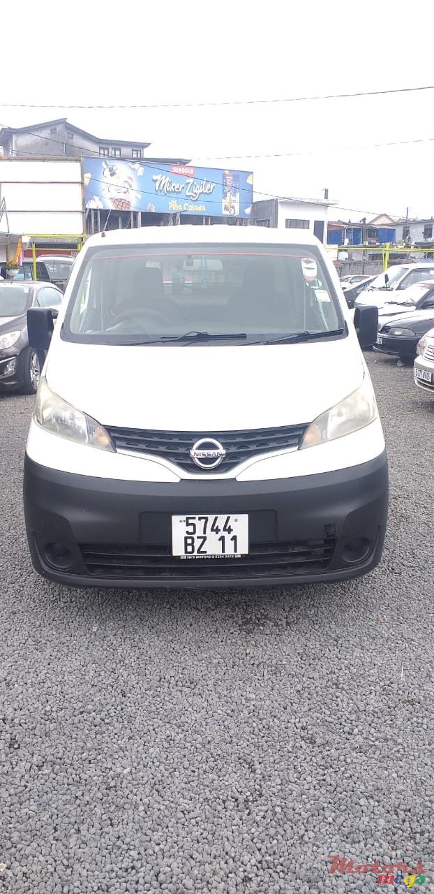 2011' Nissan NV NV200 photo #5