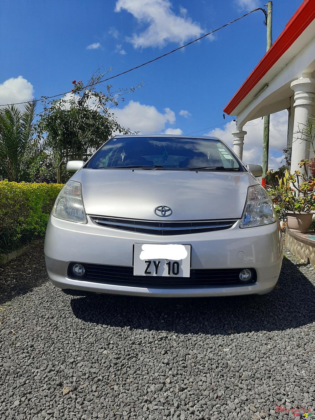 2010' Toyota Prius photo #4