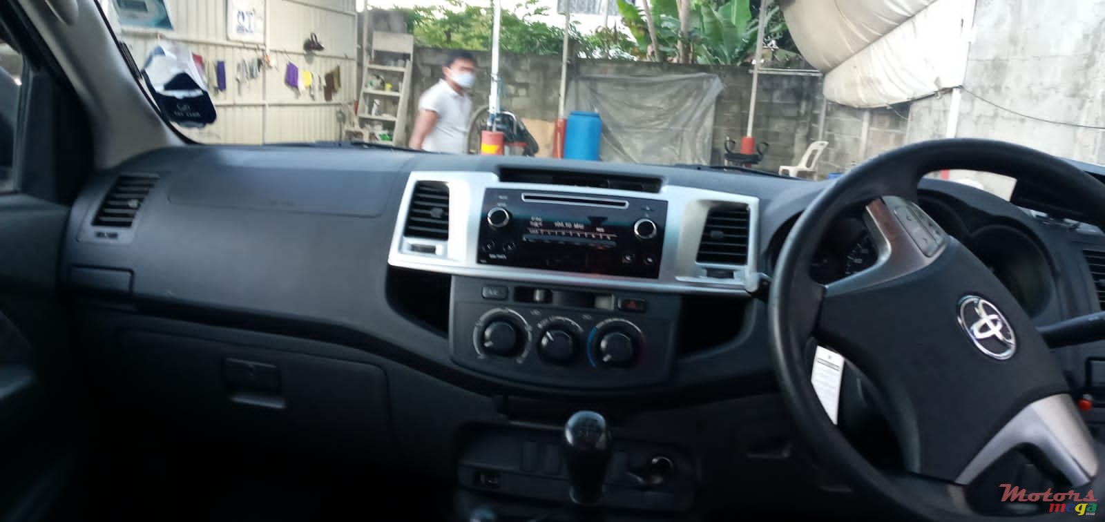 2013' Toyota Hilux photo #1