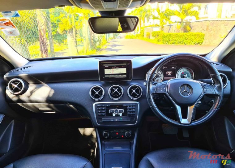 2014' Mercedes-Benz A 200 photo #1