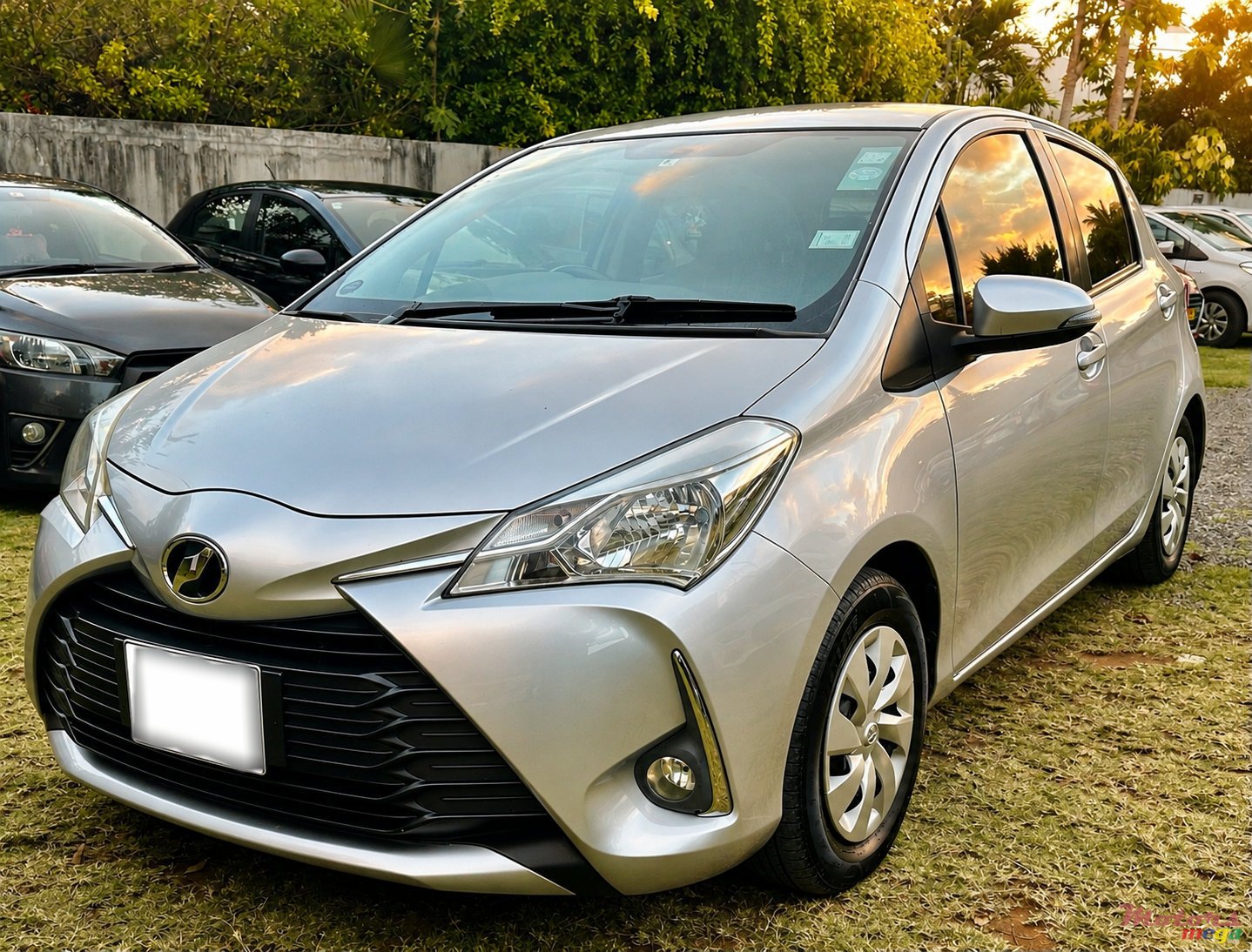 2017' Toyota Vitz photo #1