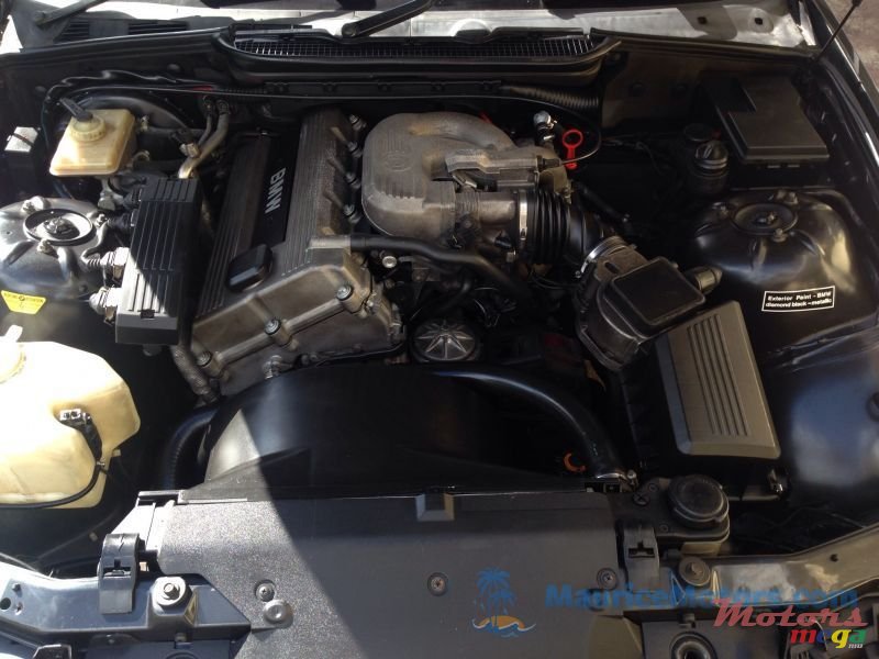 1998' BMW 3 Series 318i photo #2