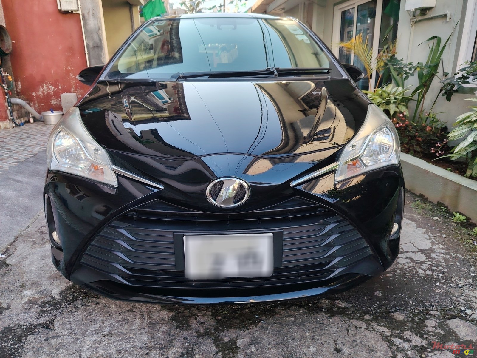 2017' Toyota Vitz 1320cc Automatic photo #1