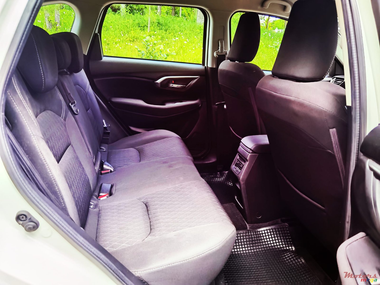 2024' Toyota Urban Cruiser photo #4