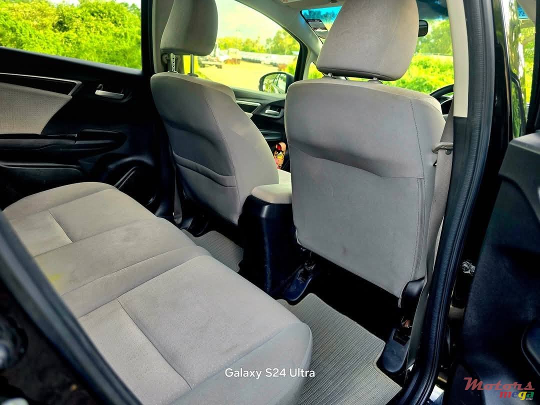 2016' Honda Fit photo #5