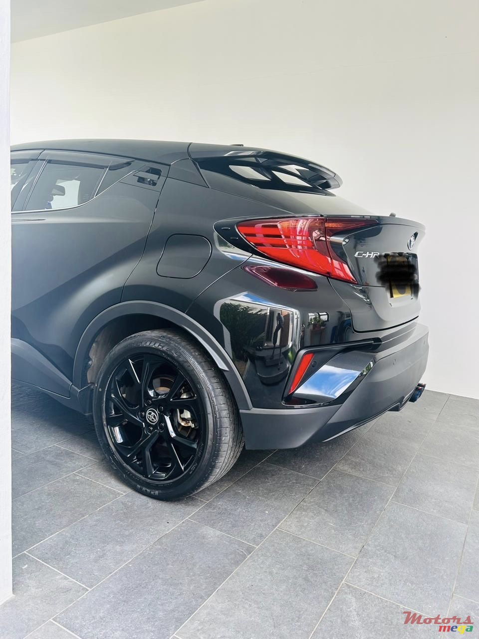 2020' Toyota C-HR photo #4