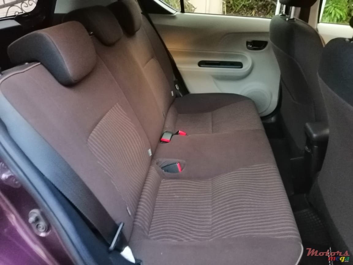 2014' Toyota Aqua photo #6