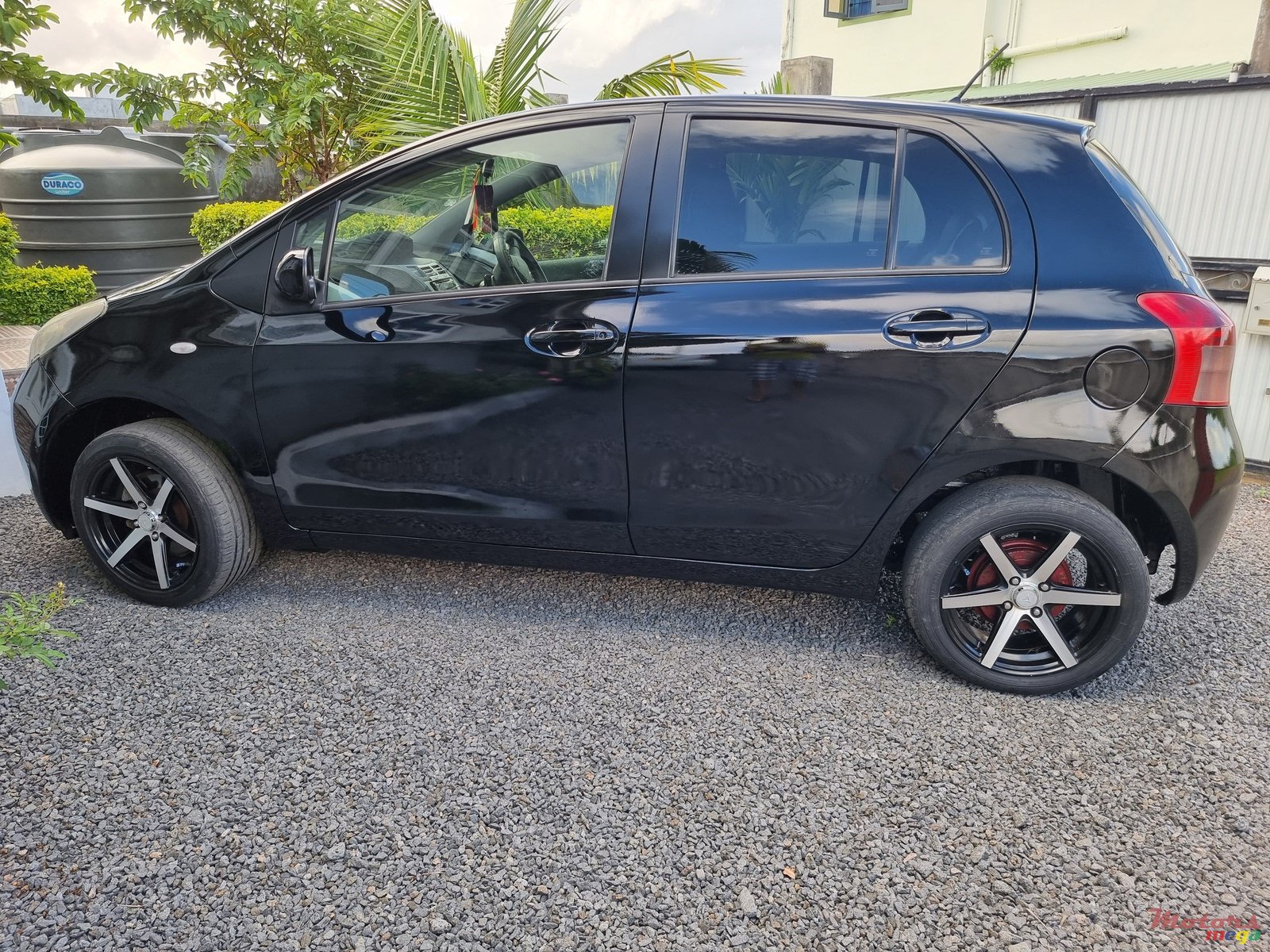 2005' Toyota Vitz photo #7