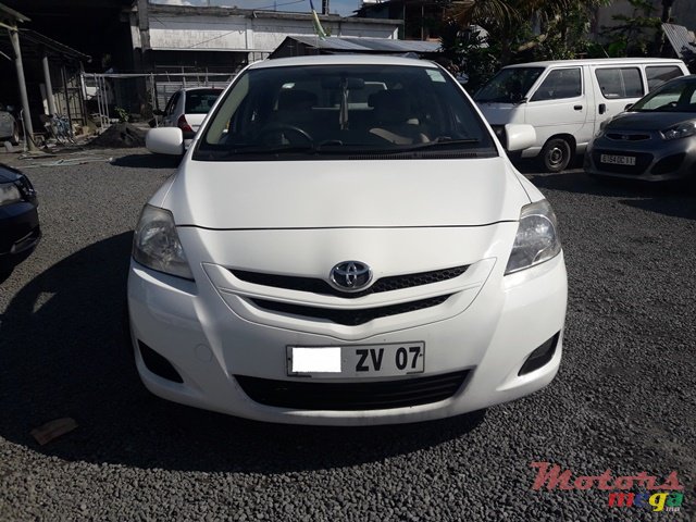 2007' Toyota Belta photo #2