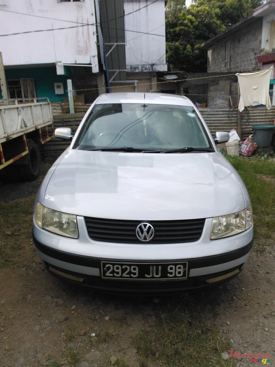 1998' Volkswagen Passat photo #1