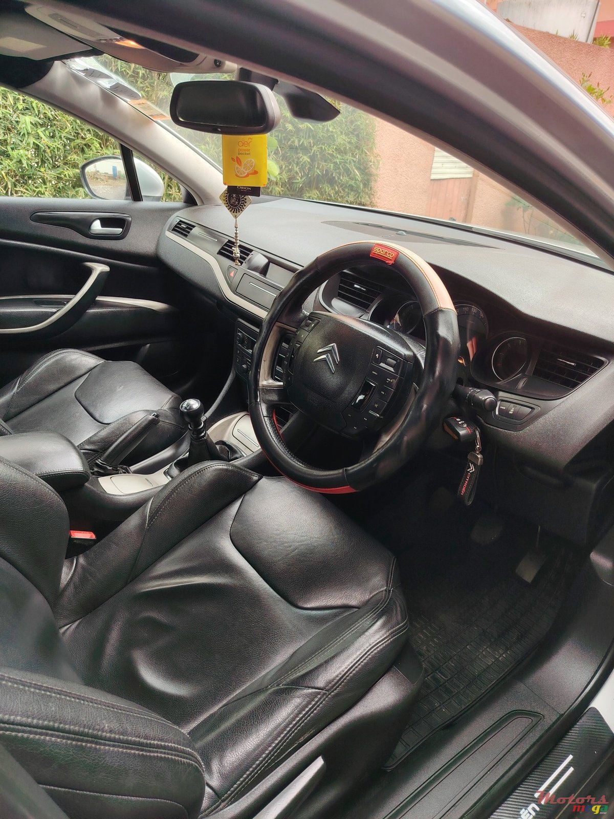 2011' Citroen C5 photo #5