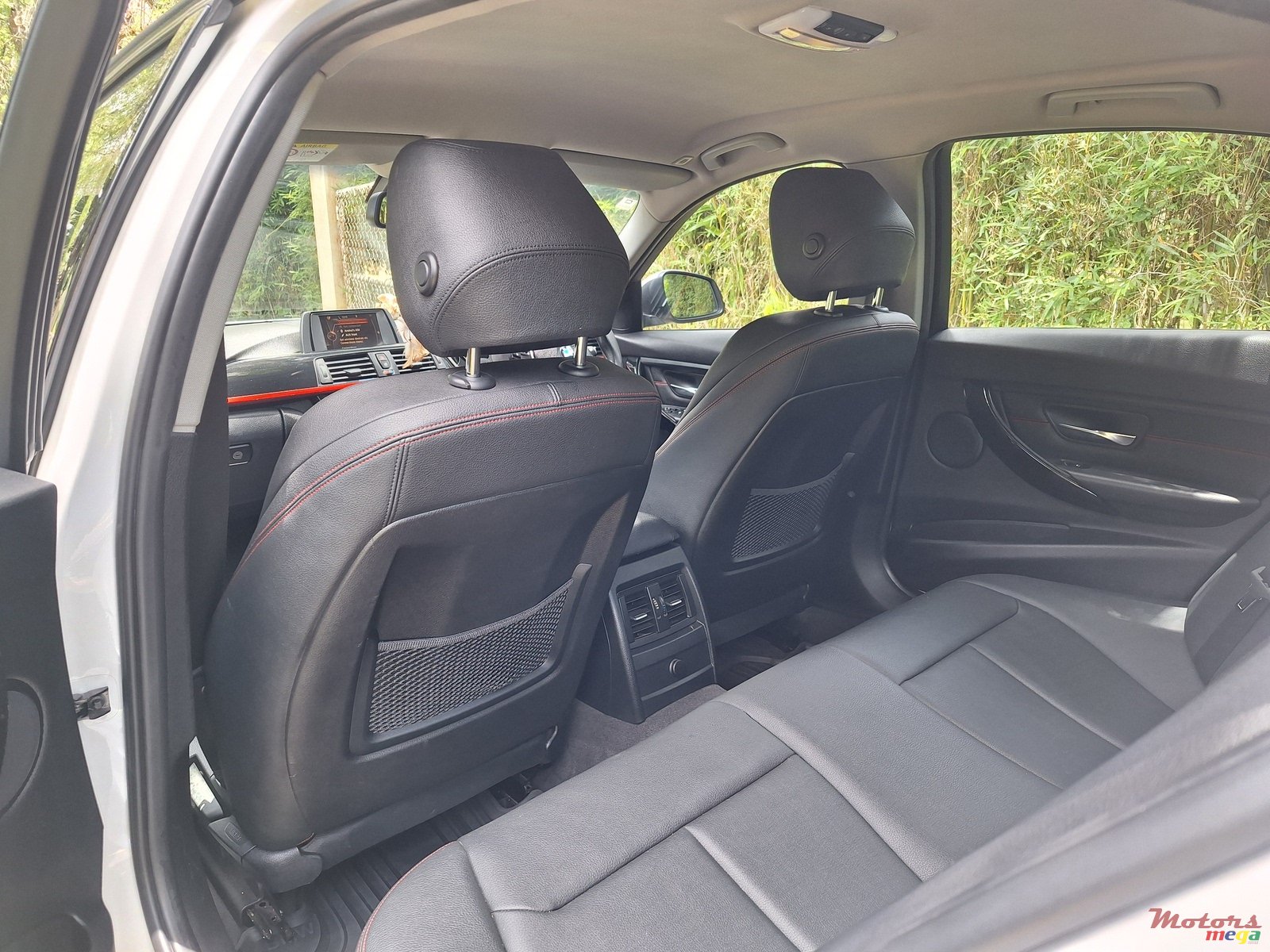 2015' BMW 320 photo #3