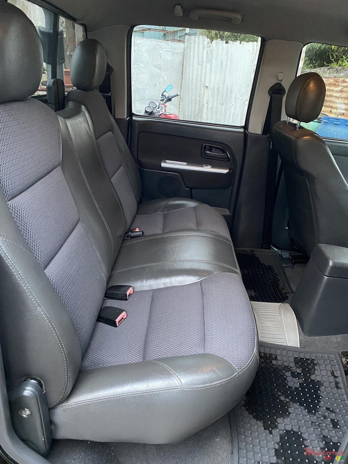 2009' Isuzu KB Series KB 300 photo #5