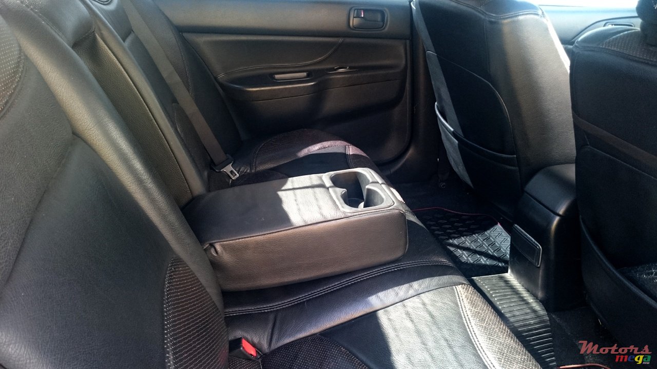 2006' Mitsubishi Lancer photo #5