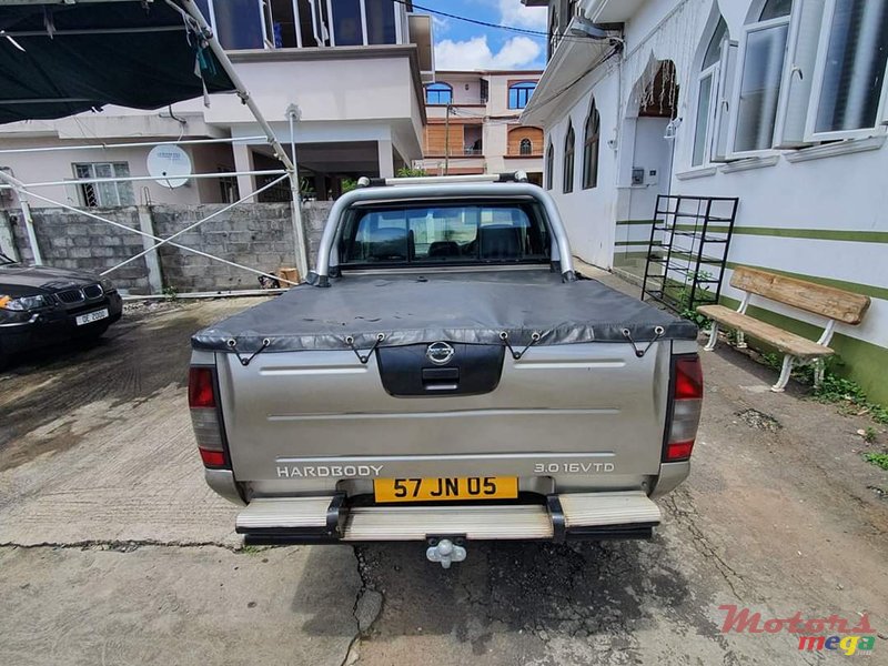 2005' Nissan Hardbody photo #3