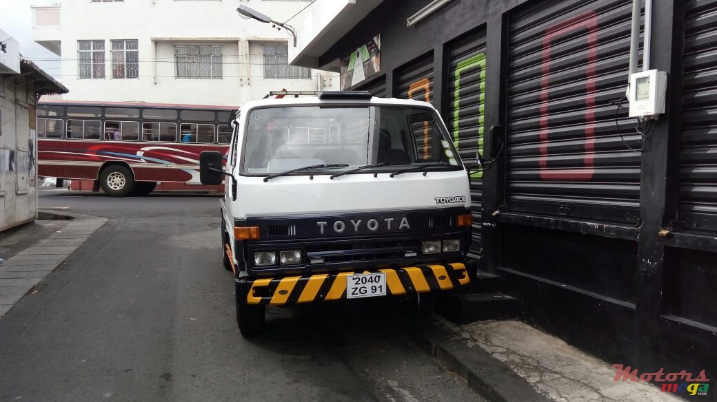 1991' Toyota Towing photo #3