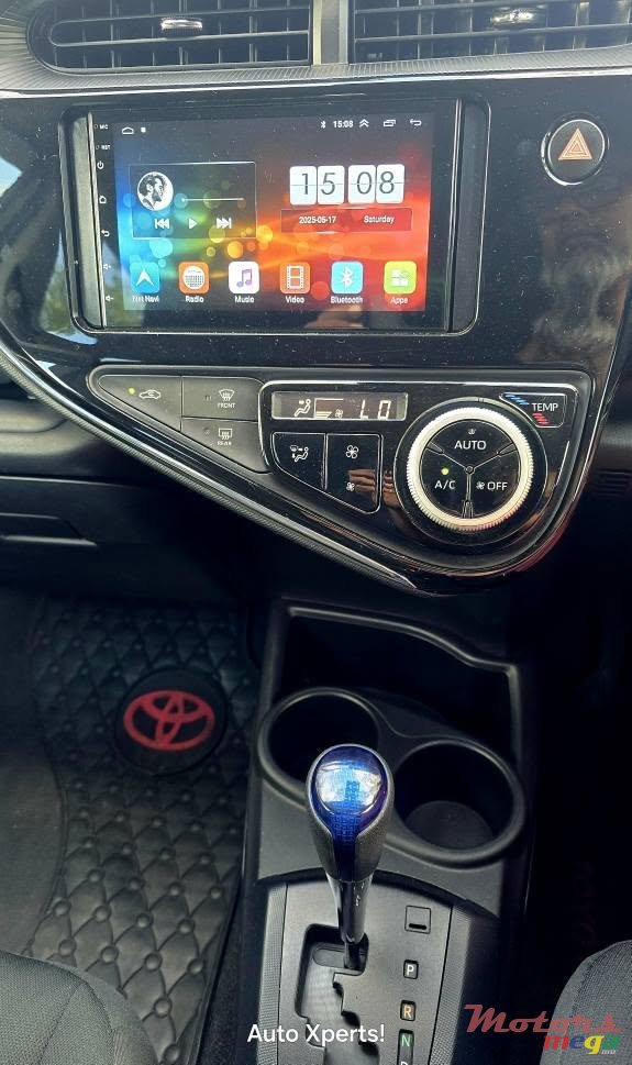 2017' Toyota Aqua photo #7