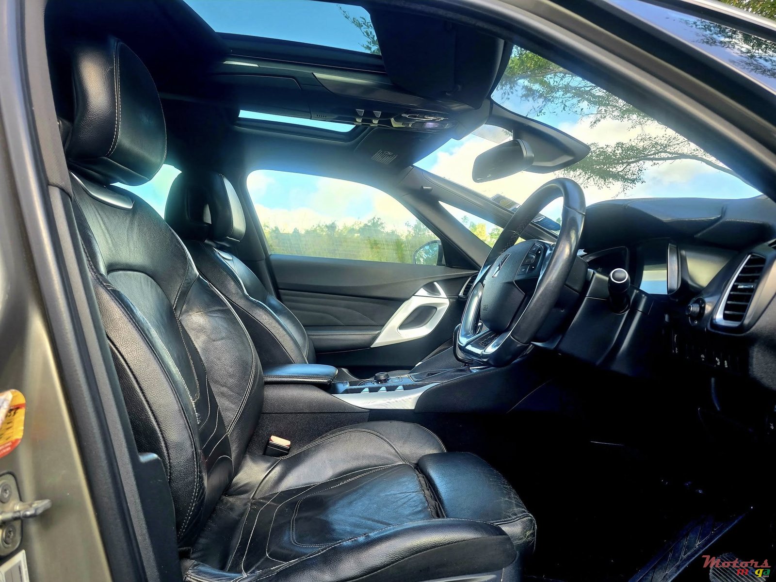 2014' Citroen DS photo #6