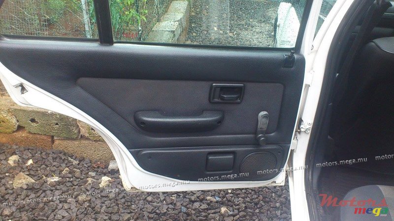 2001' Peugeot 106 Original photo #5