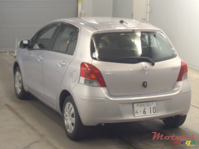 2010' Toyota Vitz 1.3 photo #2