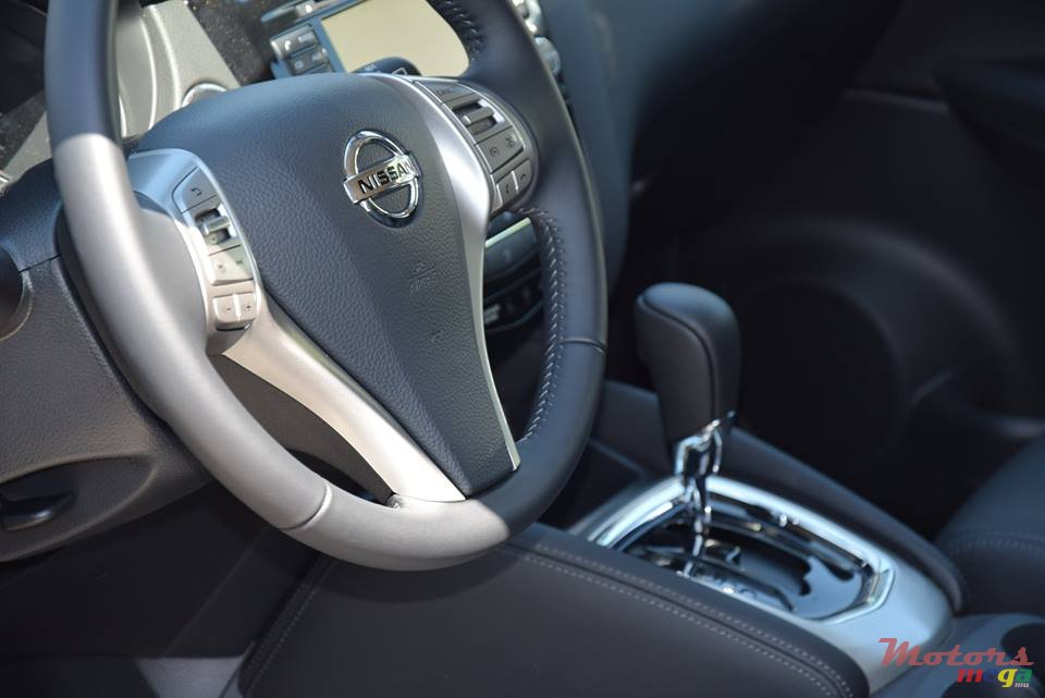 2017' Nissan Qashqai Tekna photo #6