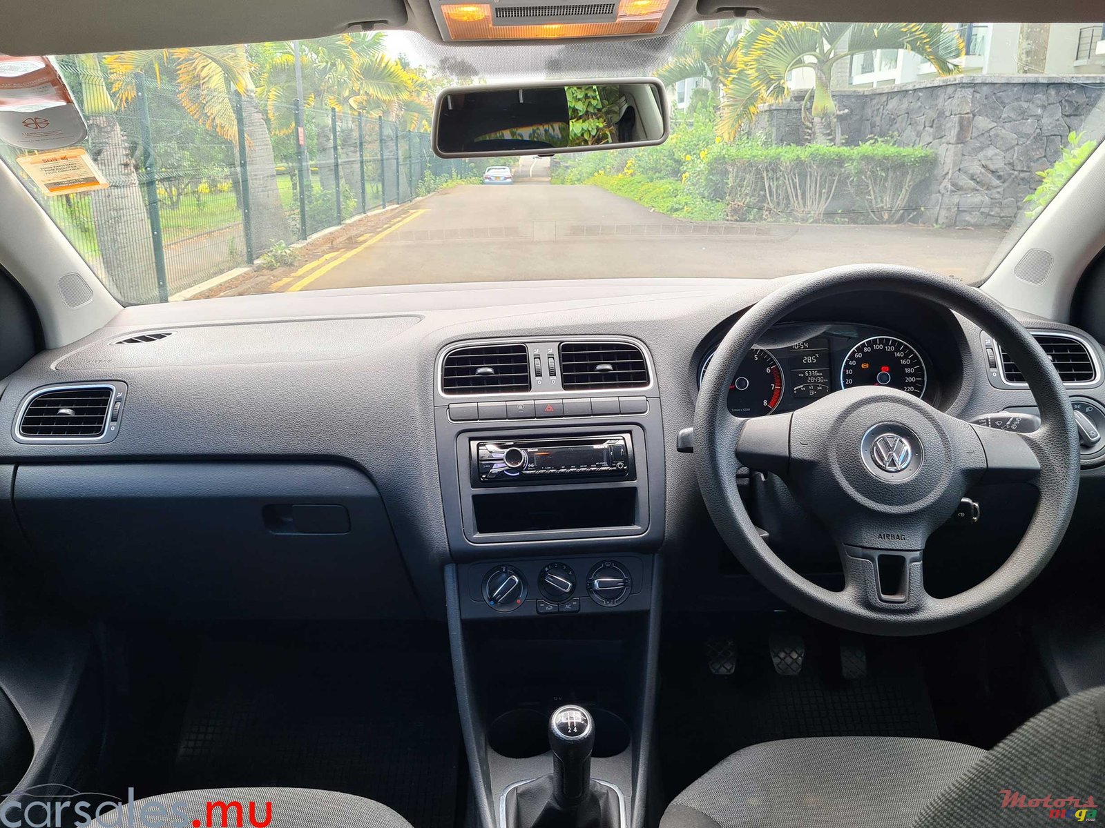 2012' Volkswagen Polo 1.4 FSI photo #6