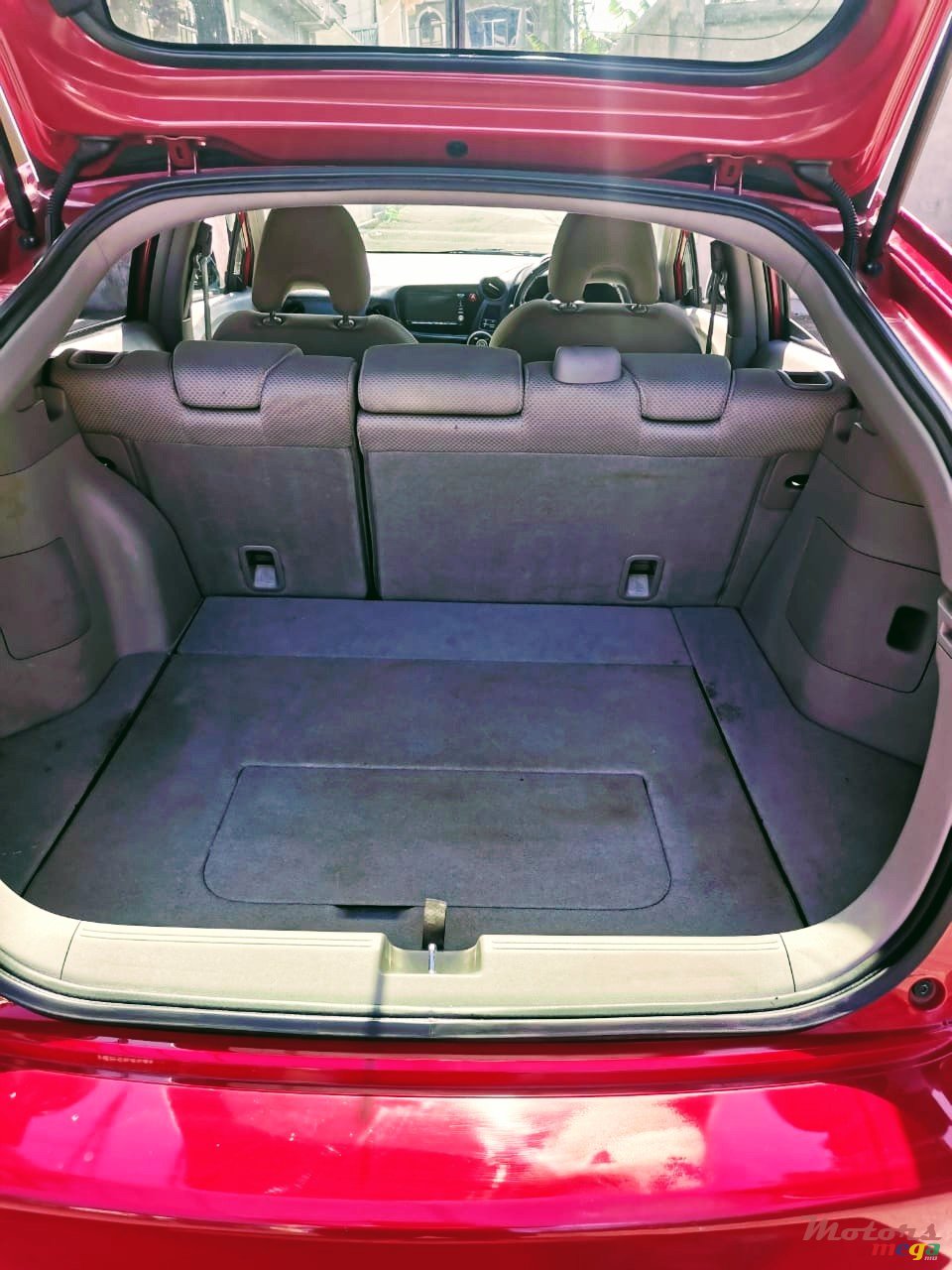 2010' Honda Insight photo #3