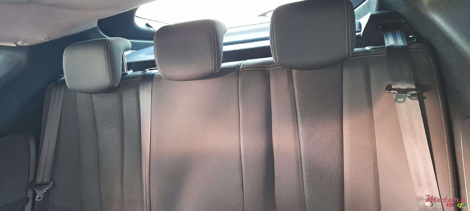 2010' Renault Megane photo #5