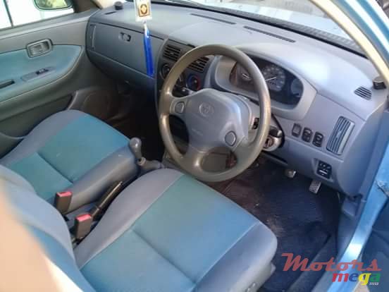 2002' Toyota duet photo #3