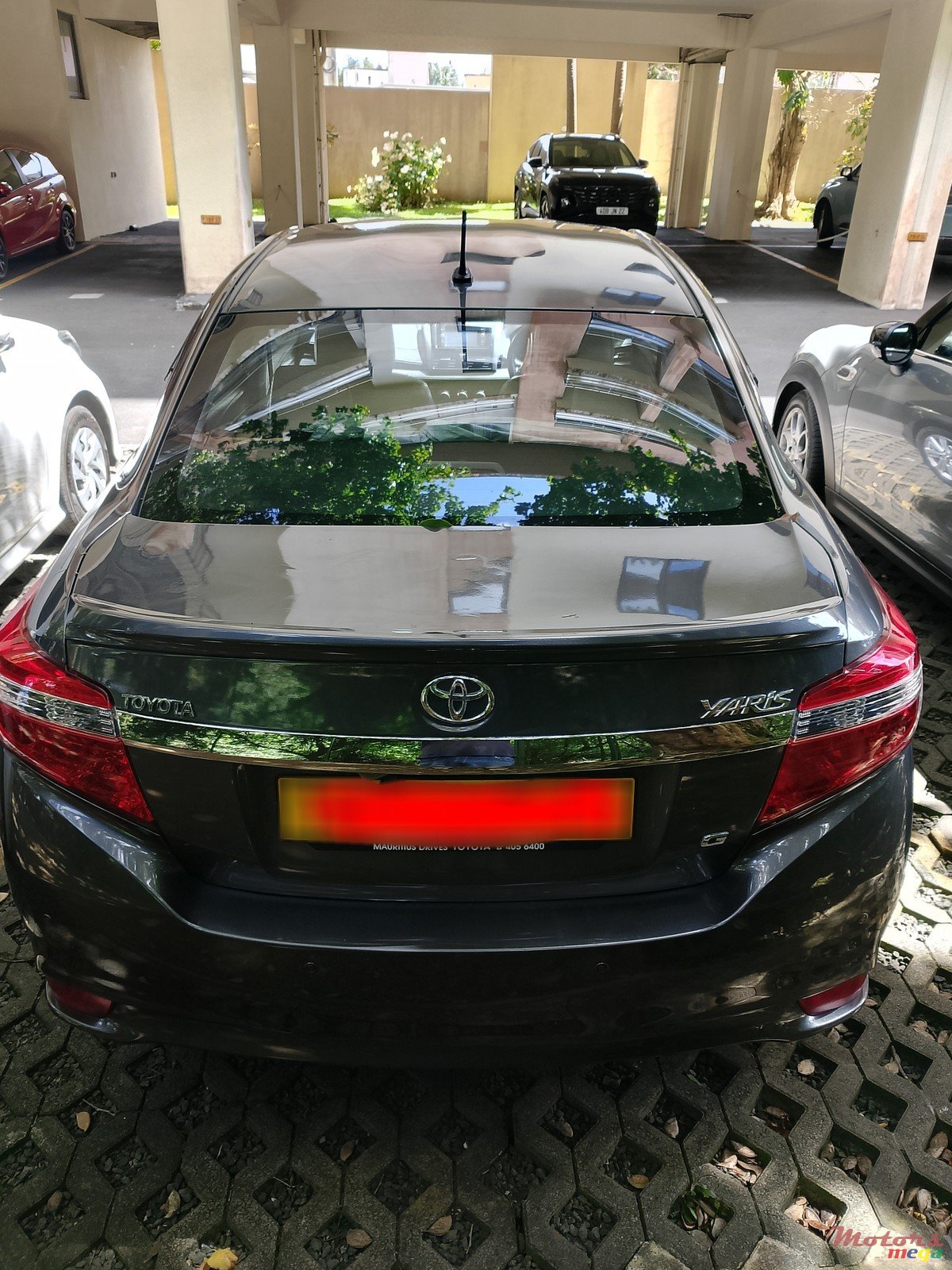 2015' Toyota Yaris photo #2