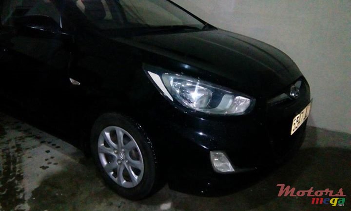 2012' Hyundai Accent photo #4