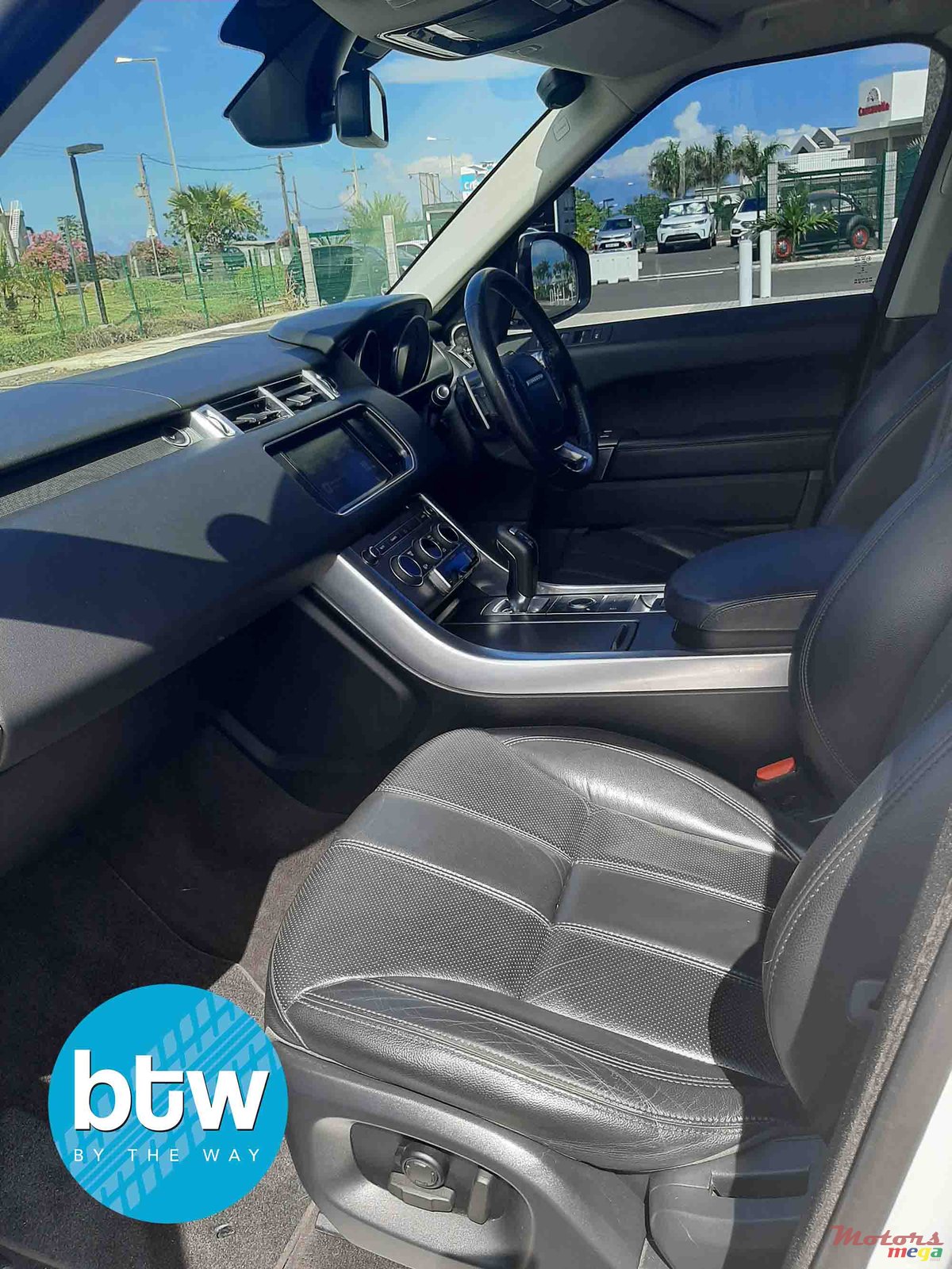 2016' Land Rover Range Rover Sport photo #4