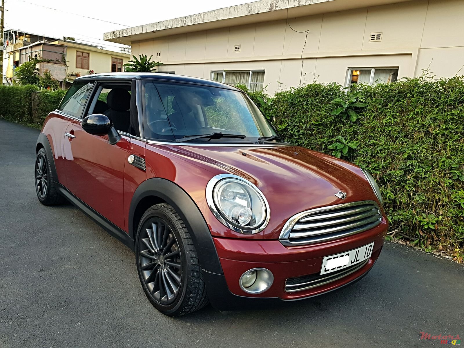 2010' MINI Cooper S photo #1