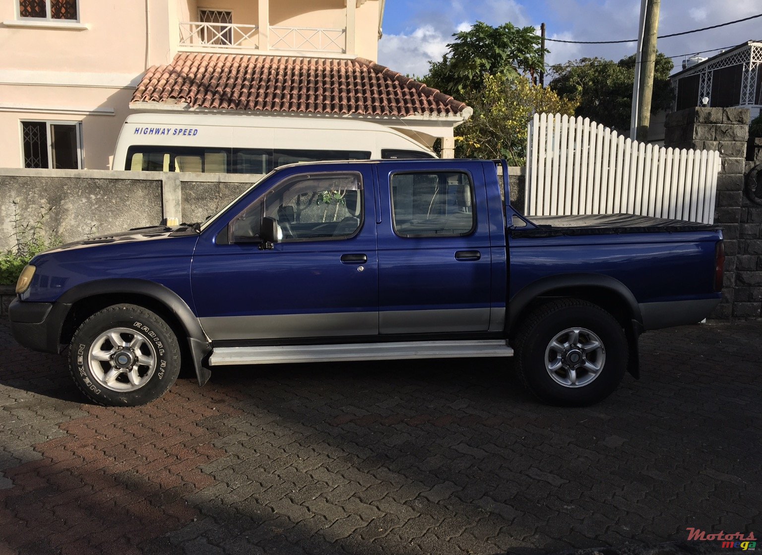 1997' Nissan photo #2