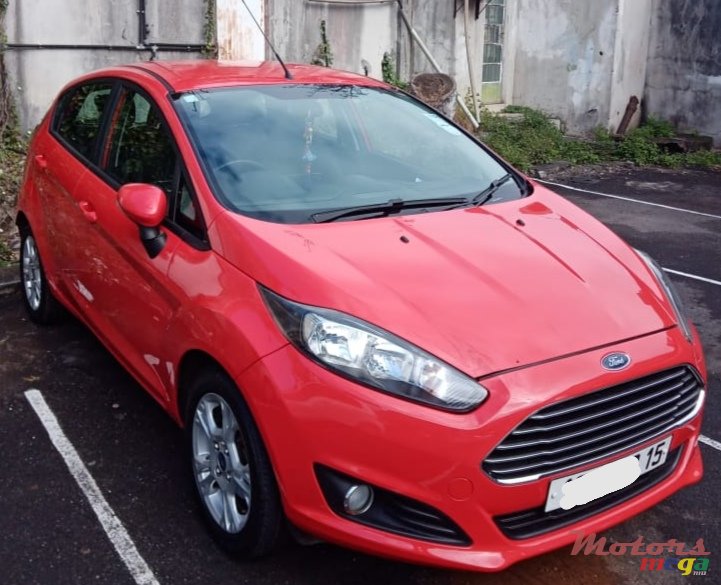 2015' Ford Fiesta photo #2