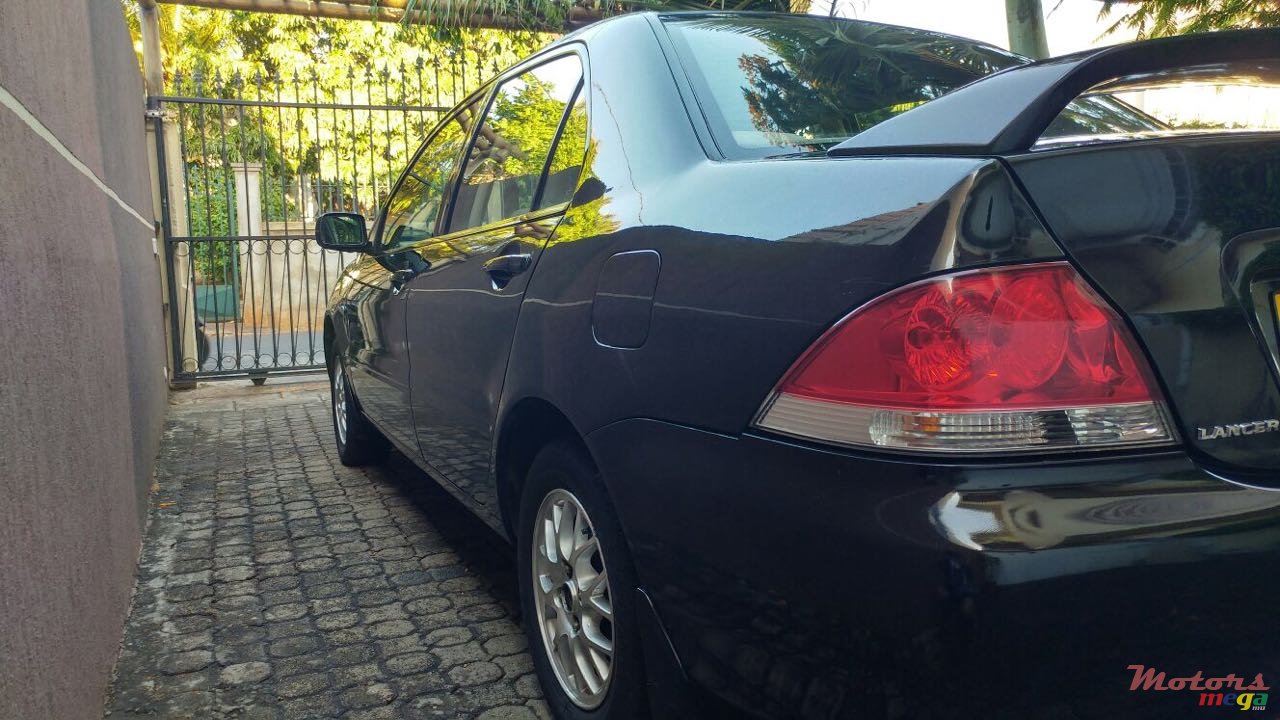 2009' Mitsubishi Lancer photo #3