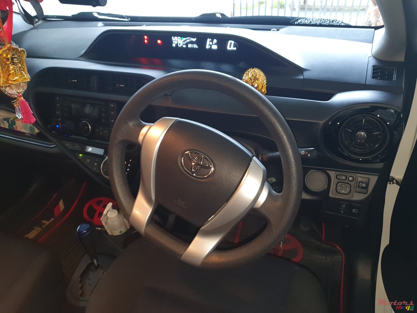 2016' Toyota Aqua photo #7