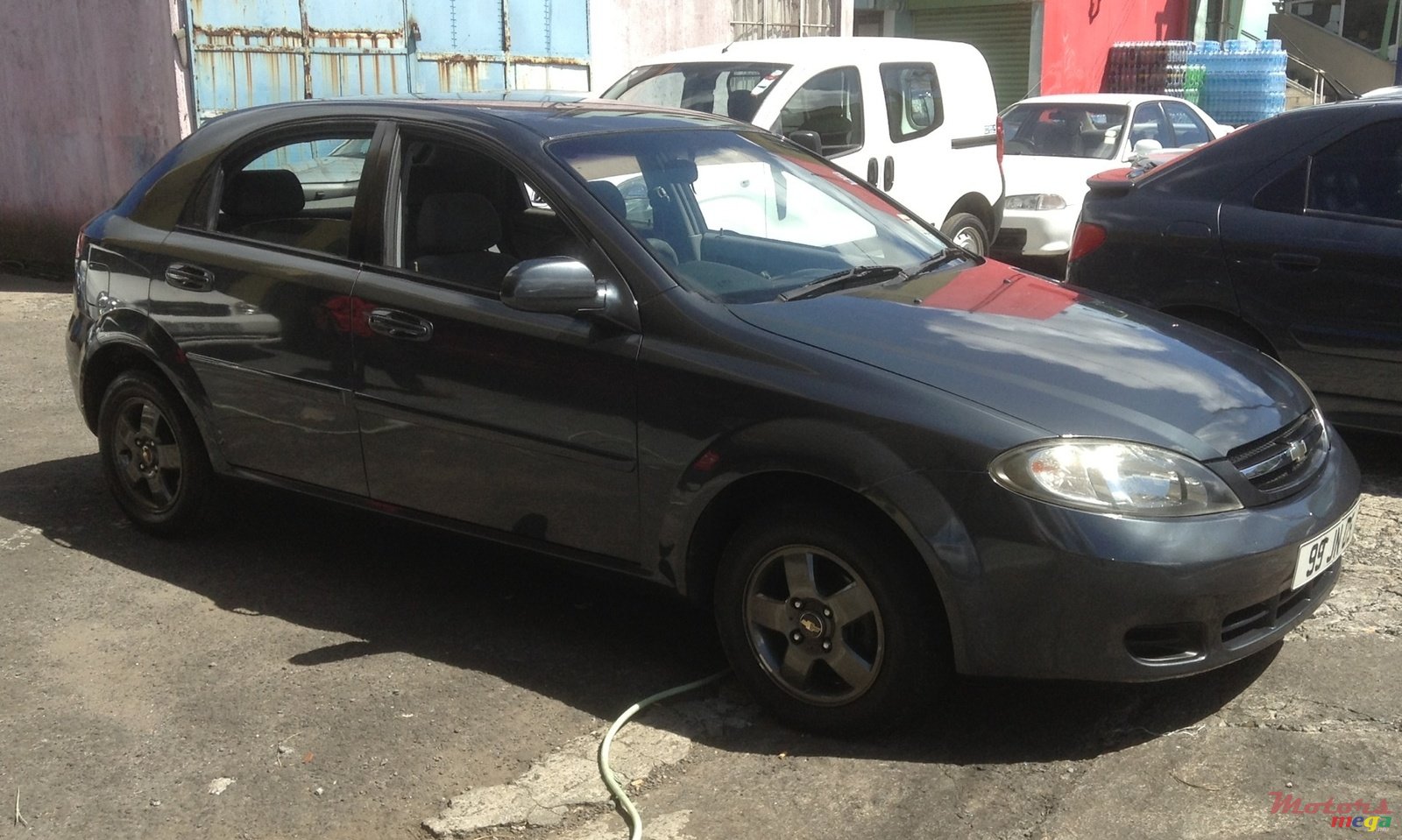 2005' Chevrolet Optra photo #2