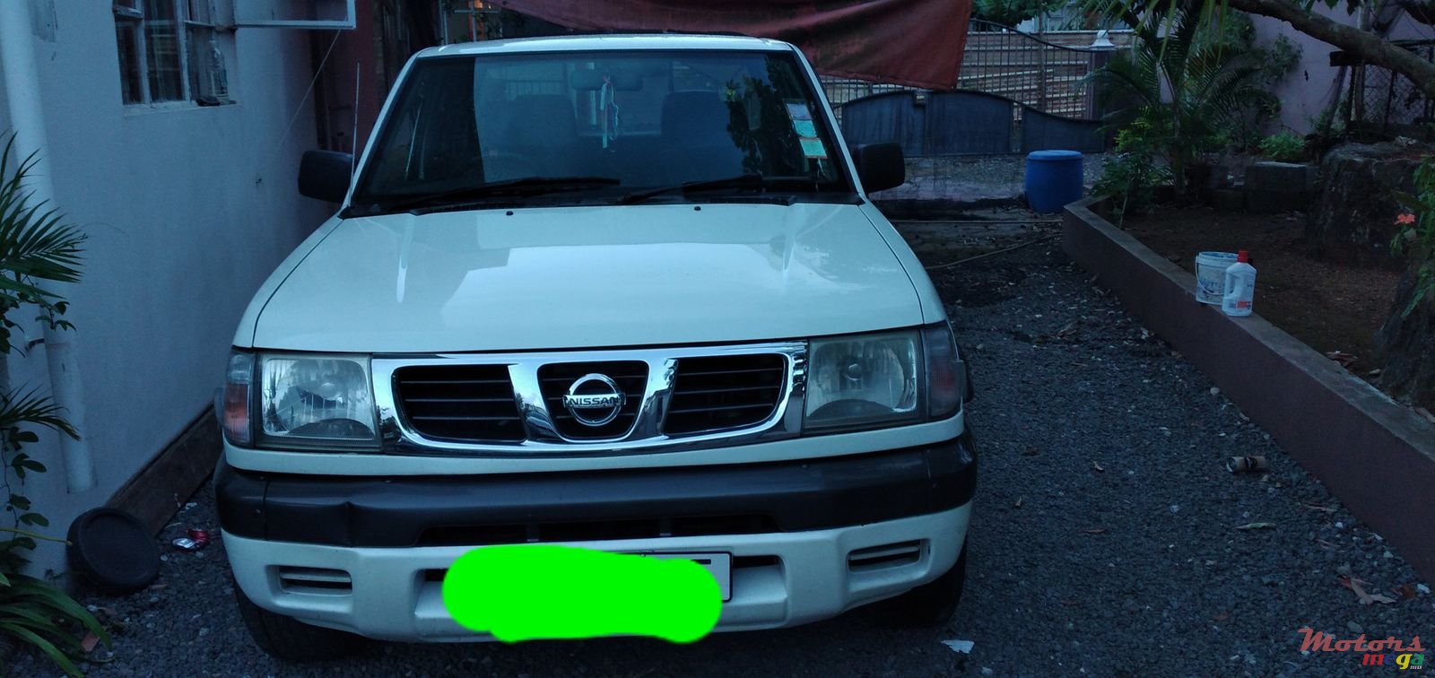 2005' Nissan Pickup photo #2