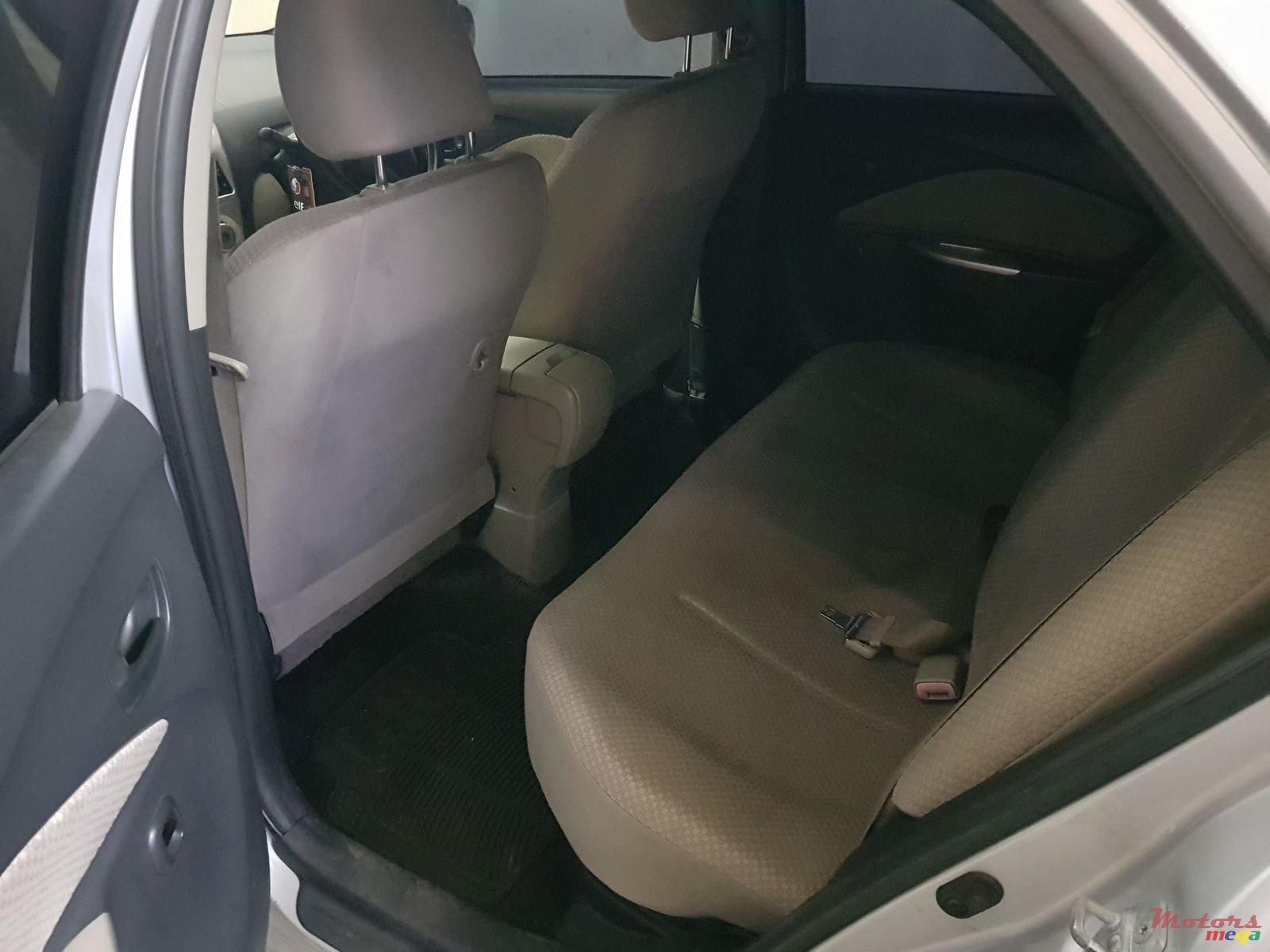 2008' Toyota Yaris Belta photo #3