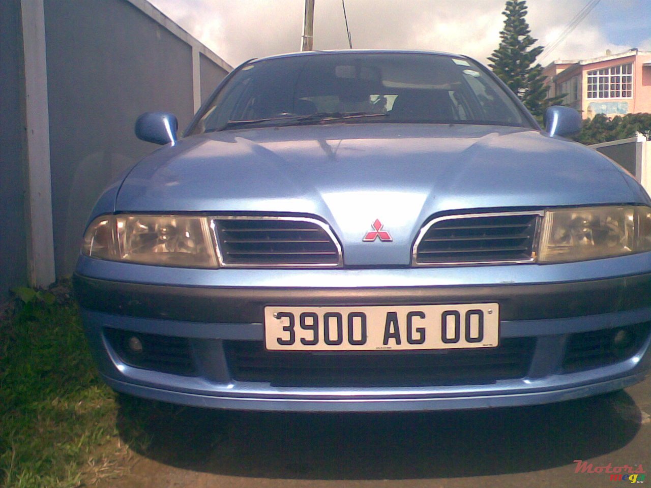 2000' Mitsubishi Carisma photo #1