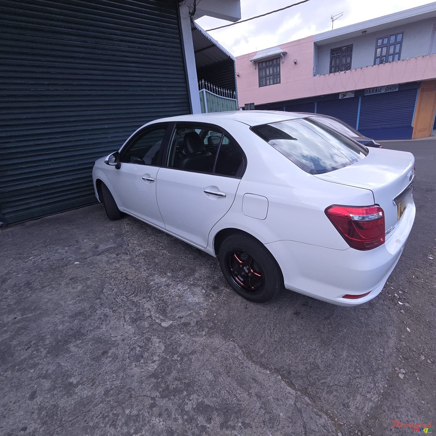 2017' Toyota Axio photo #2