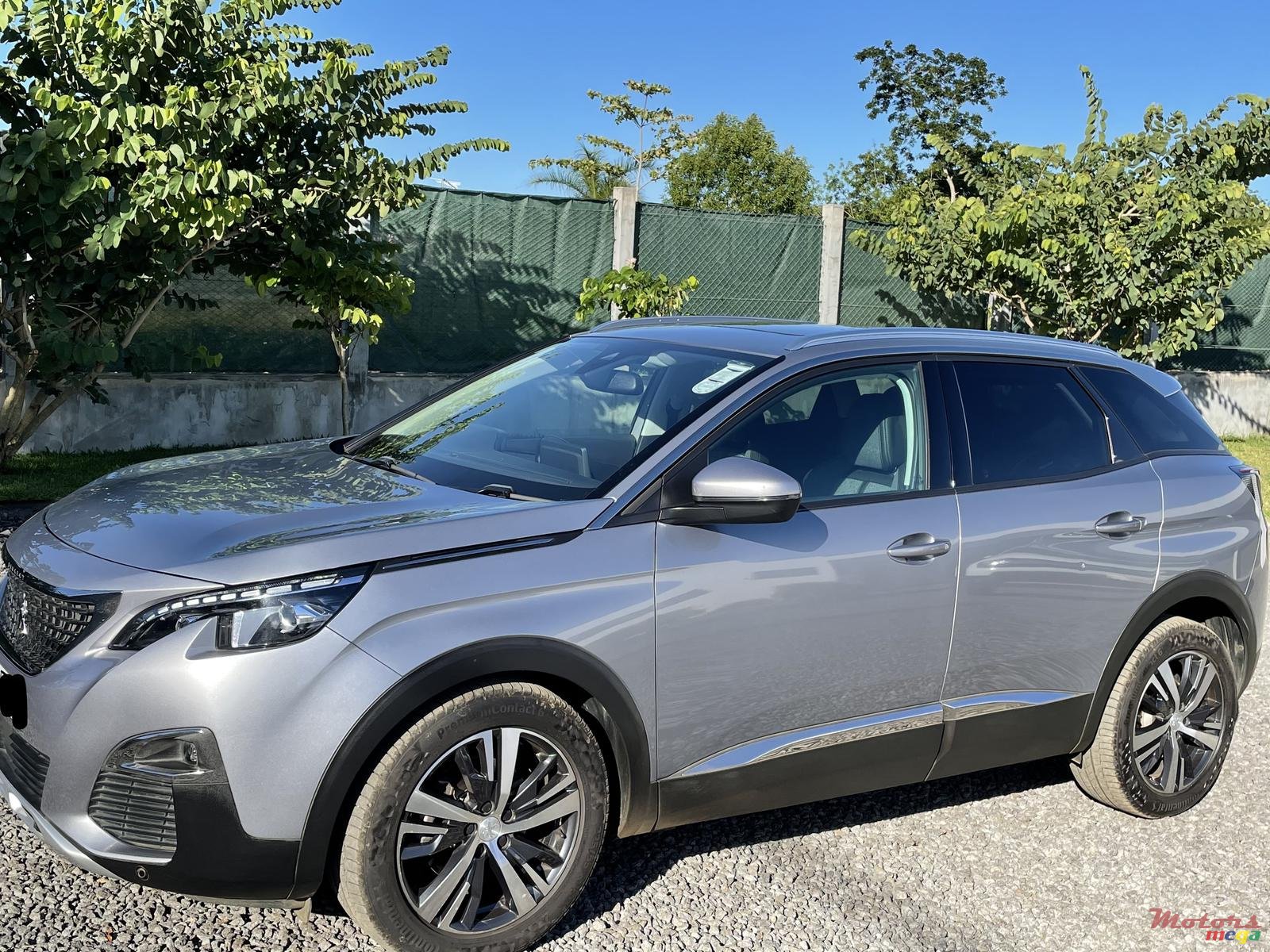 2018' Peugeot 3008 photo #1