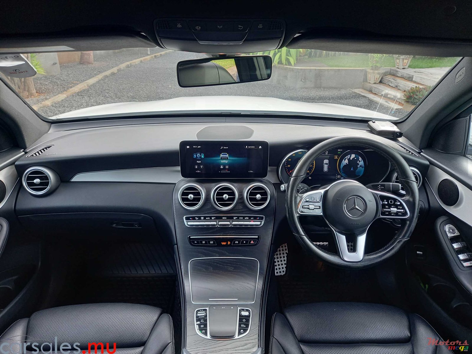 2019' Mercedes-Benz GLC 200 photo #6