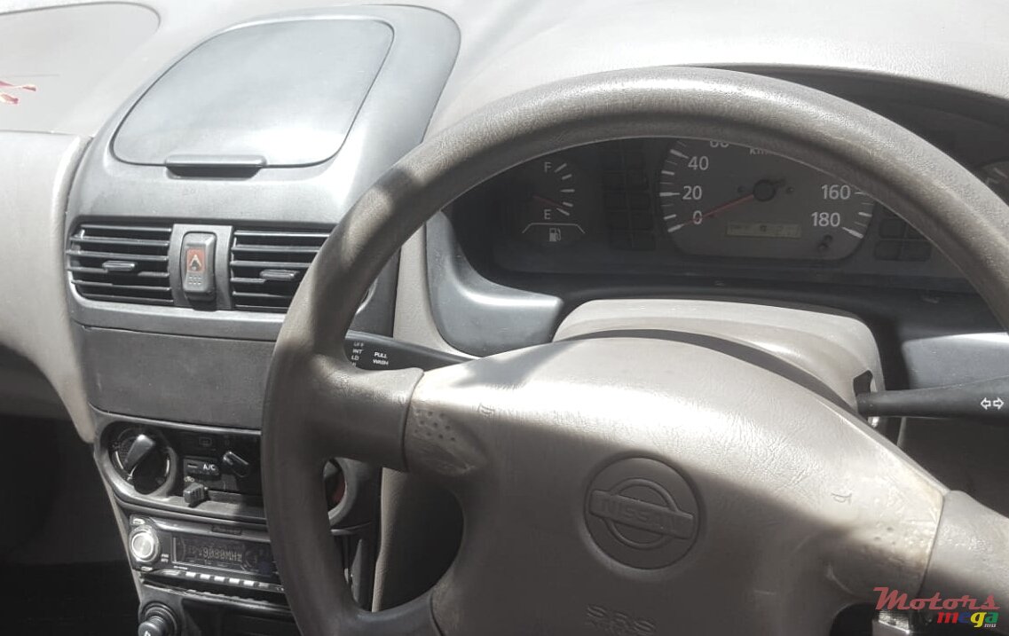 1999' Nissan Sunny Vip b15 photo #3