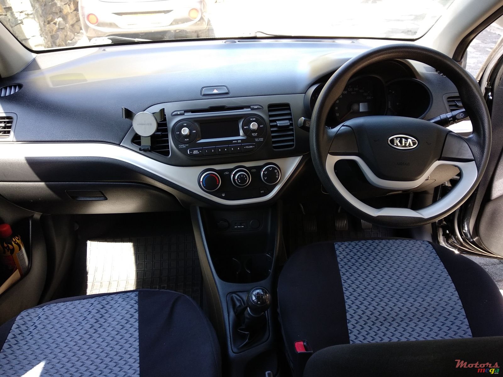 2011' Kia Picanto photo #2
