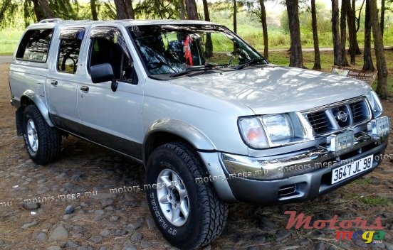 1998' Nissan Hardbody photo #1