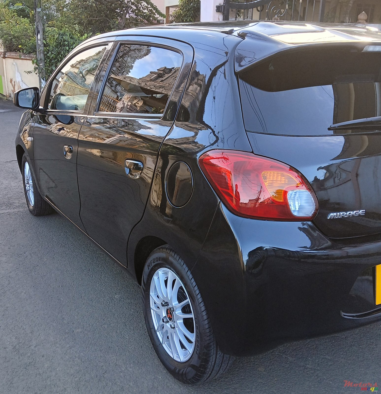 2014' Mitsubishi Mirage photo #4